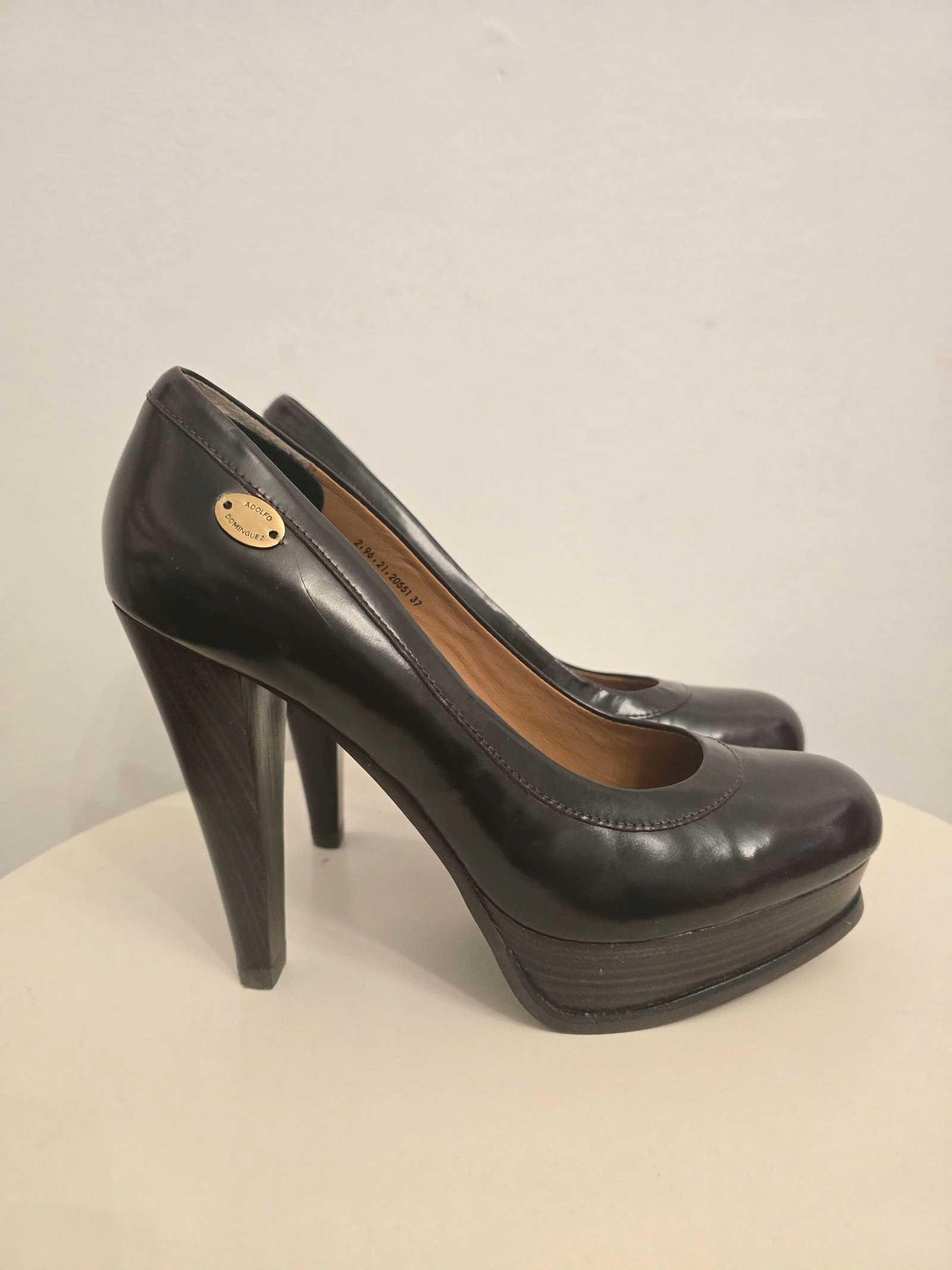 Sapatos Adolfo Dominguez